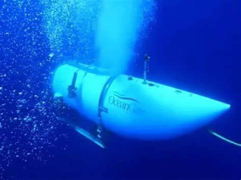 Cover image for How does a submarine implode?