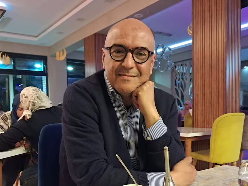 Cover image for Compelling Content Crafted to Convince and Convert