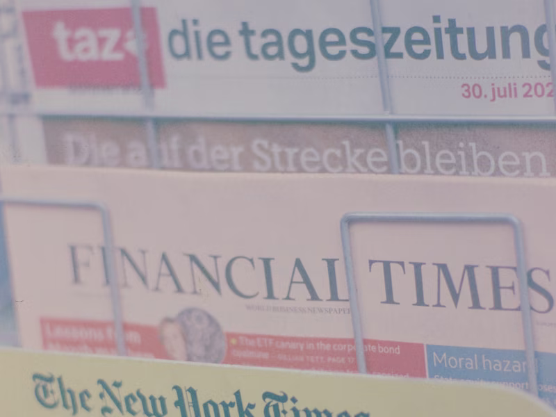 Cover image for Launching the SUCCESS Bestsellers List with a Press Release