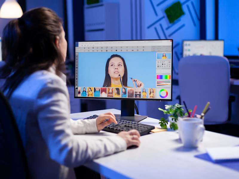 Cover image for Graphic Design with Unlimited Revisions