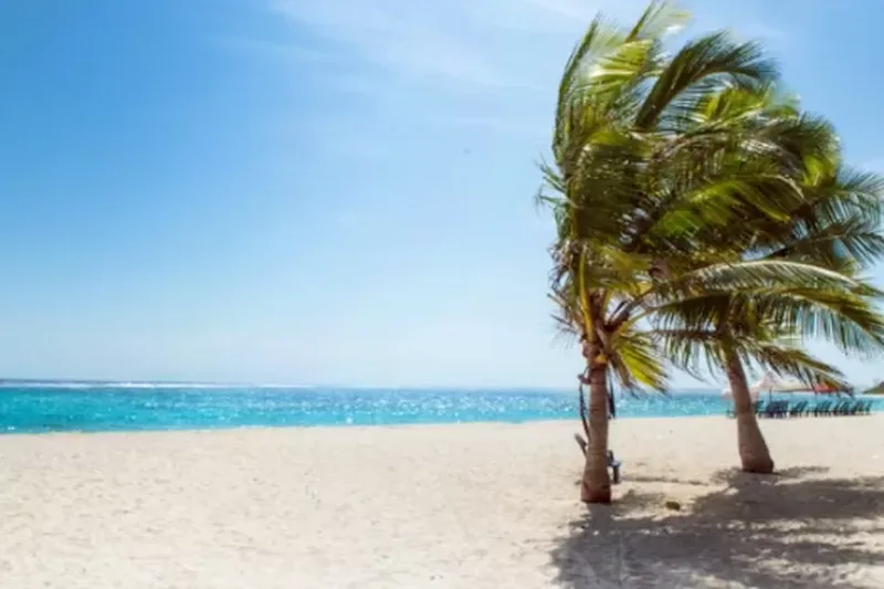 Cover image for Rekomendasi Pantai di Indonesia yang Bisa Menjadi Referensi Kam…