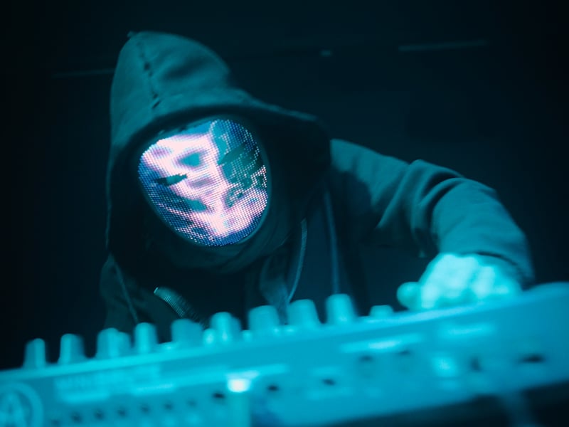 Cover image for Zeit - _cOnquerOr_ (Official Music Video)