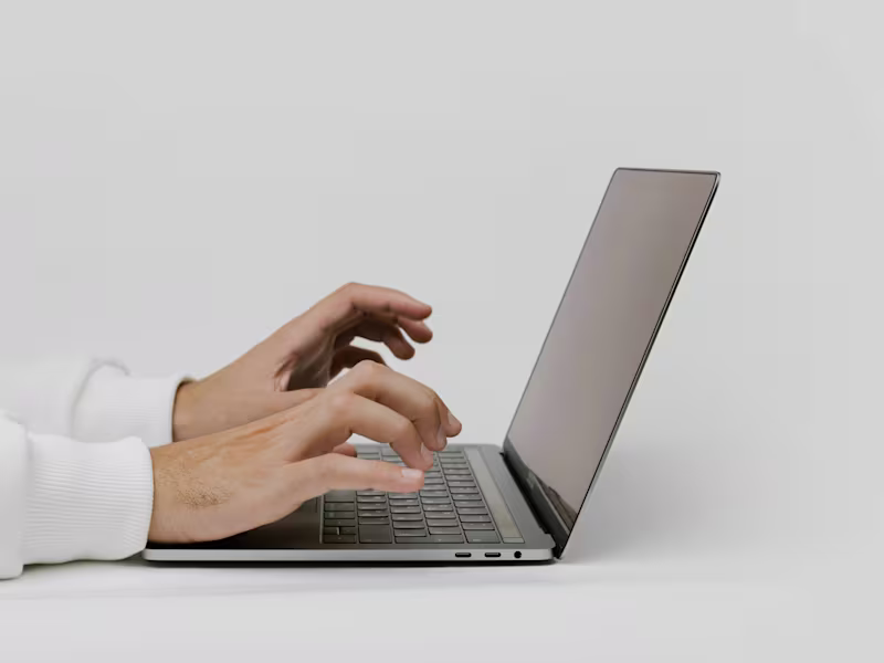 Cover image for Powerful Copywriting that Captivates and Converts