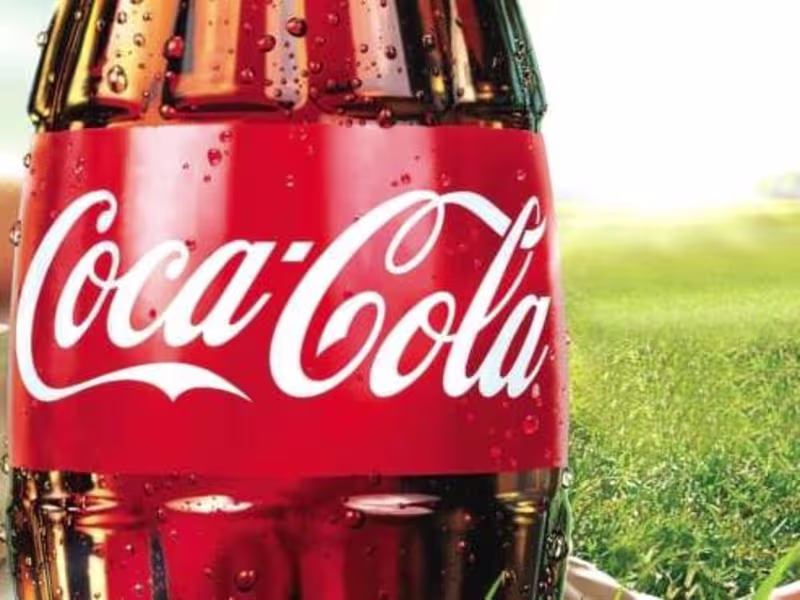 Cover image for Coca-Cola : The Brand that Opened Happiness