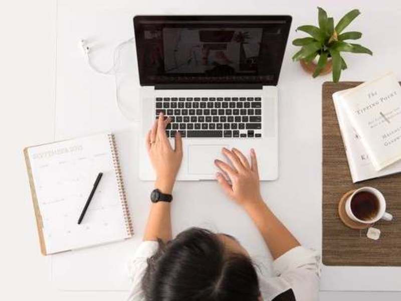 Cover image for Bilingual Virtual Executive Assistant