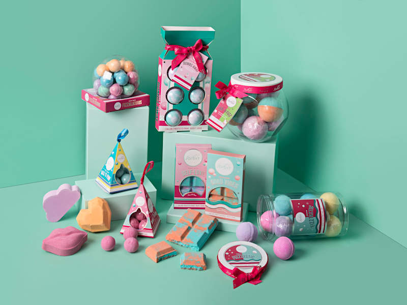 Cover image for Retouching styled shots for a Xmas catalogue.