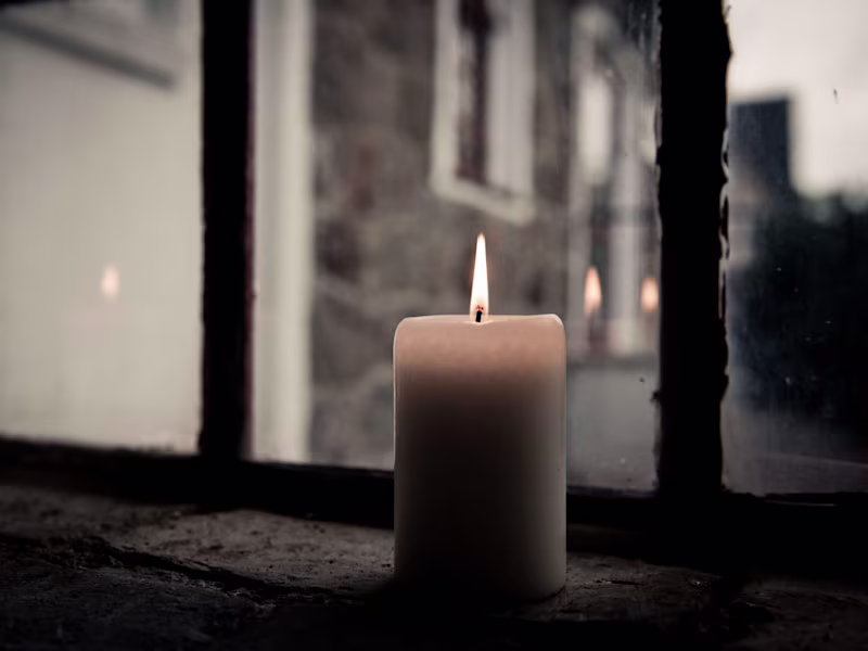 Cover image for The Candle Light Therapy