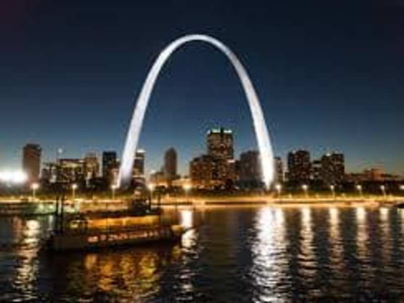 Cover image for Don't Eat Here: St. Louis