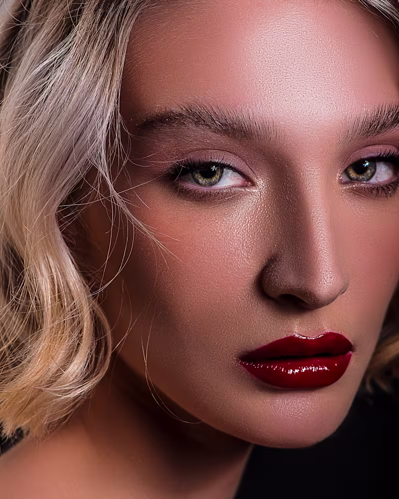Cover image for HIGH-END RETOUCHING