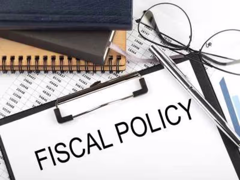 Cover image for Fiscal policy 