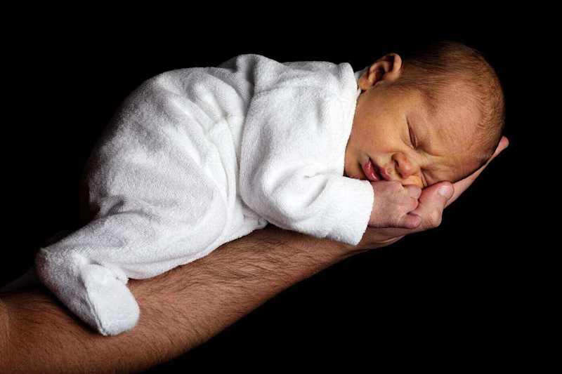 Cover image for BEING PRESENT IN THE POSTPARTUM PERIOD: A time filled with lear…