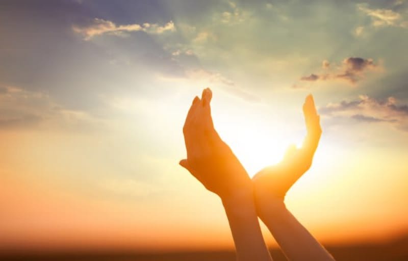 Cover image for Overcoming: Ideas on how to overcome difficult times.