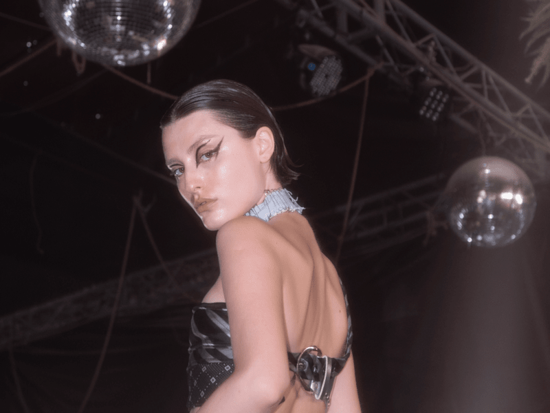 Cover image for Backstage: Alter ● Viste La Calle Catwalk