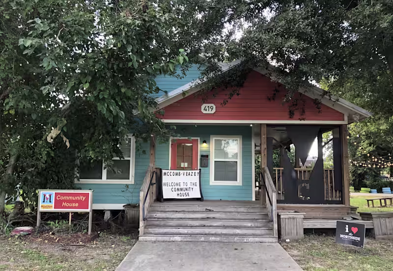 Cover image for McComb-Veazey Coterie: Restoring Historical Communities 
