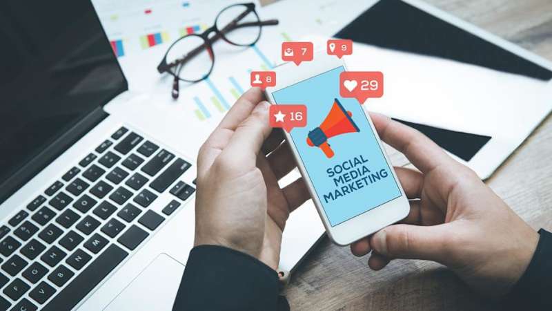 Cover image for Social Media Marketing 