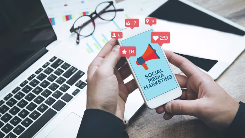 Cover image for Social Media Marketing 