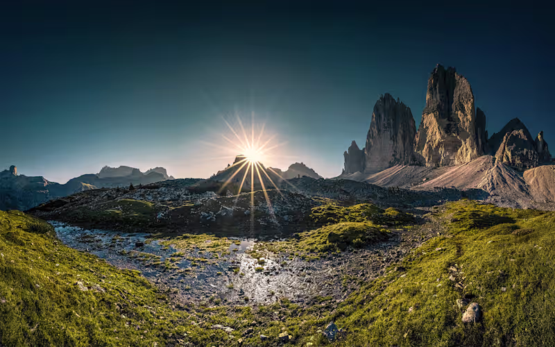 Cover image for SUMMER IN THE DOLOMITES