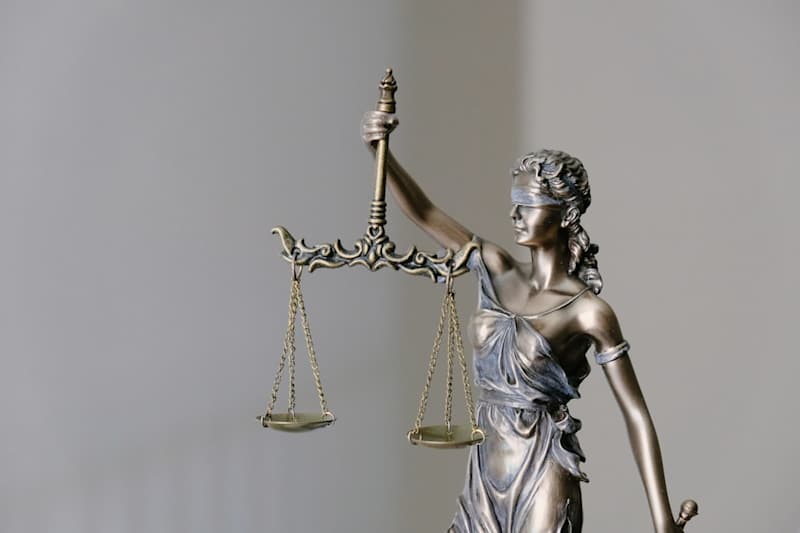 Cover image for 3 Things Lawyers Wish You Knew