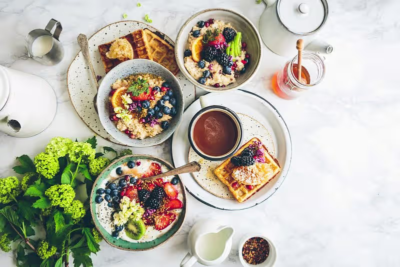 Cover image for  The Fun Guide to Eating Healthy and Staying Fit
