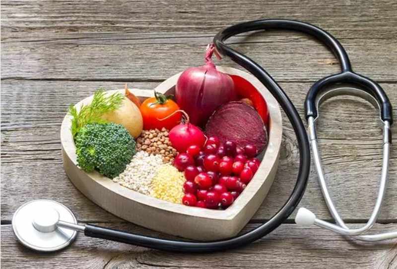 Cover image for 10 Foods TO AVOID FOR A HEALTHY HEART