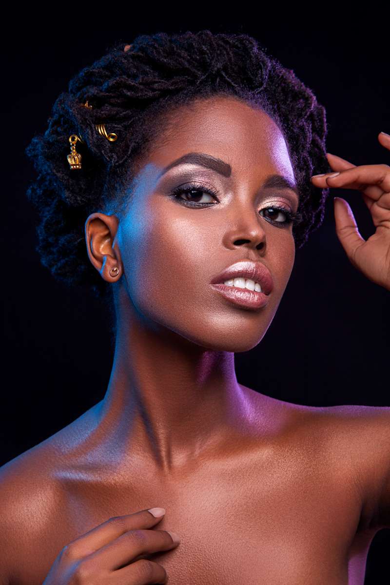Cover image for Retoucher Jenia Mebonia / Ph Ylia Pishkova 