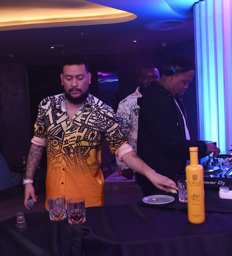 Cover image for AKA came out of the ‘cold’ box to serve lemonade