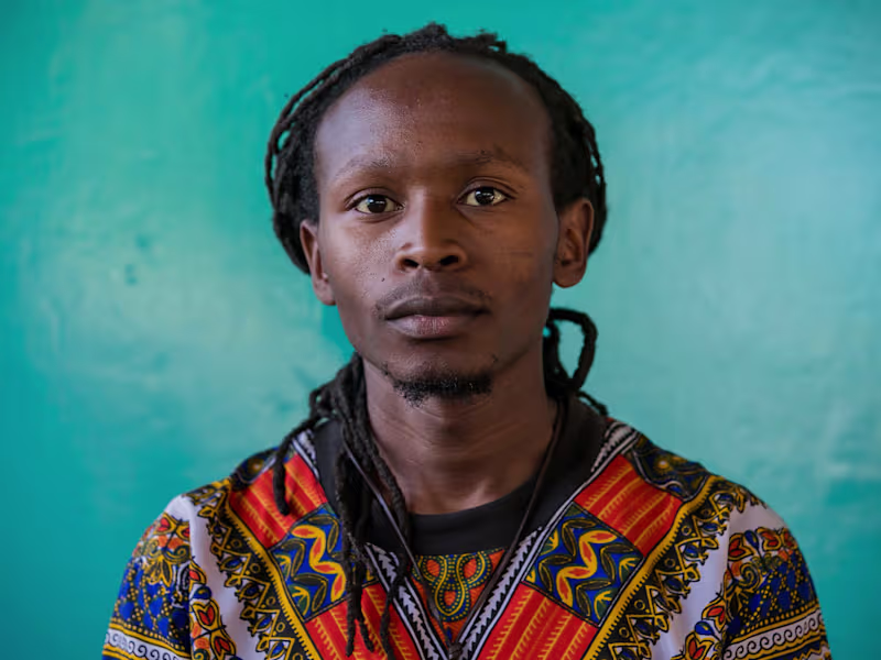 Cover image for Advert