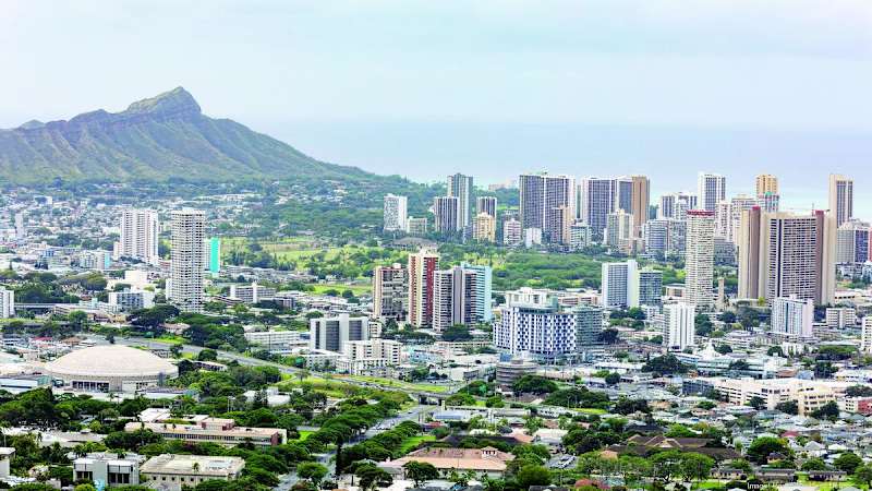 Cover image for Making Sense of Complex Topics: Hawaii's Condo Insurance Crisis