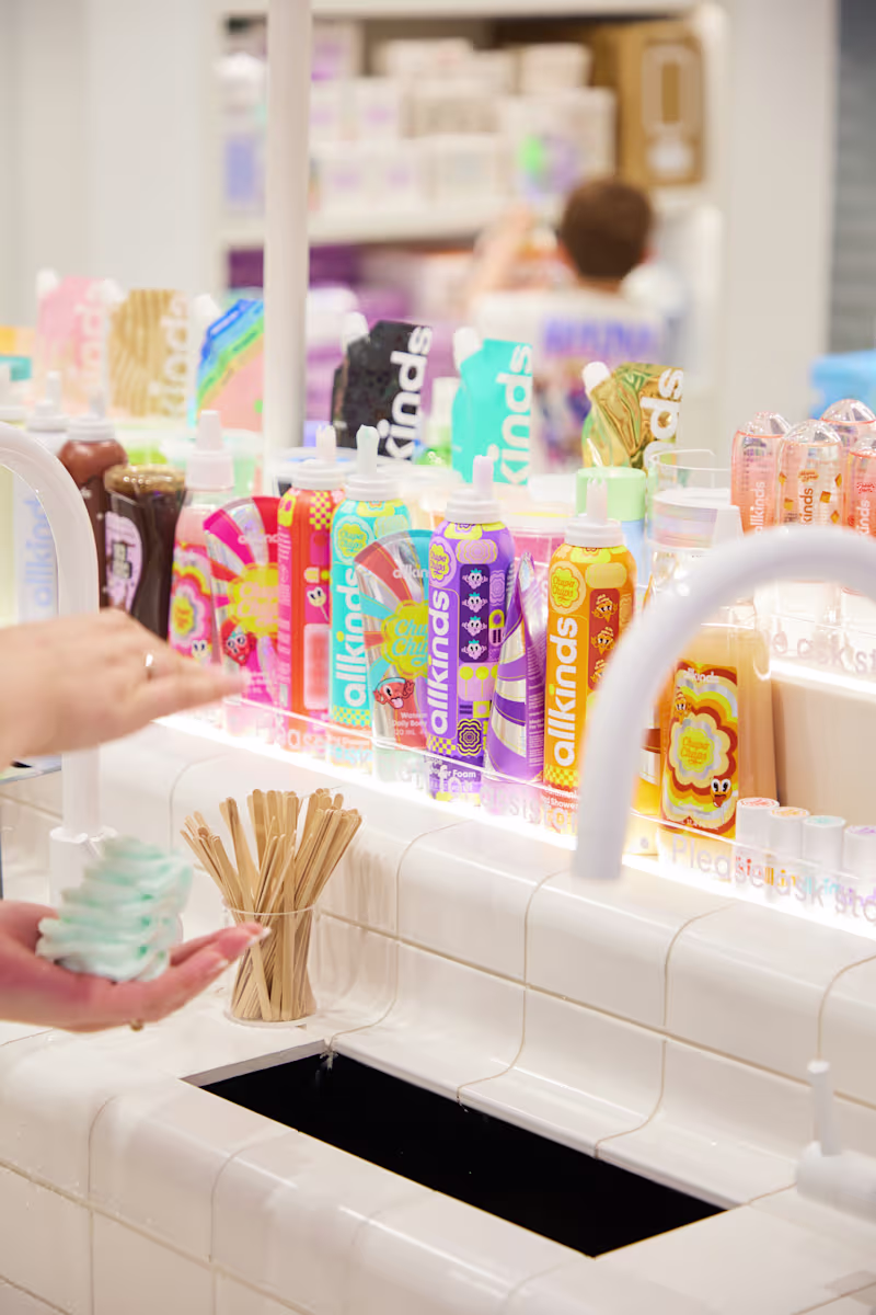 Cover image for Custom Branding Kit to Make Your Brand Look Amazing