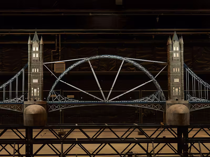 Cover image for Tower Bridge miniature