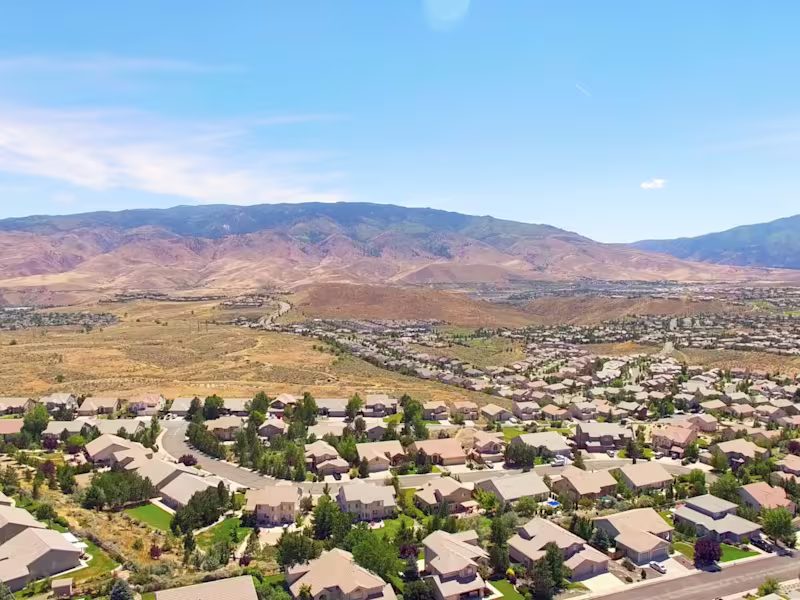 Cover image for Real-Estate Marketing