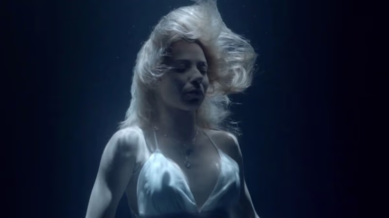 Cover image for A mim Nunca- Styling on