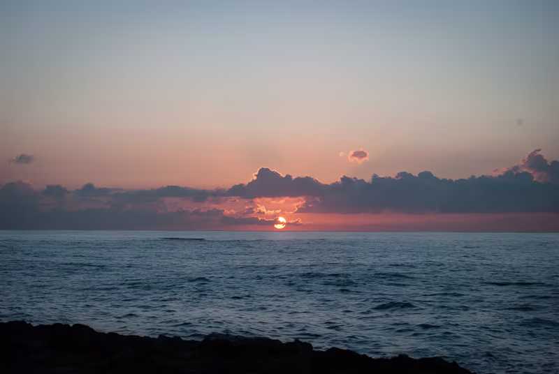 Cover image for Oahu Sunrise