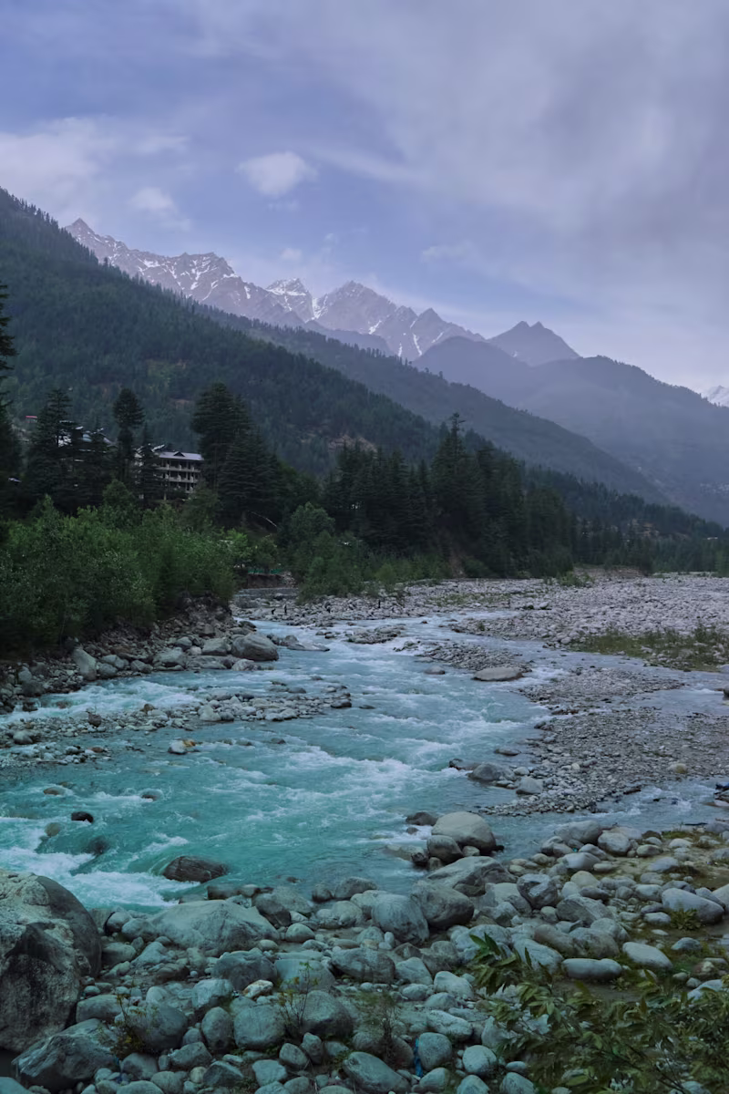 Cover image for travelinmountains.com – Go For Adventure