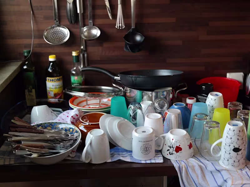 Cover image for Sorting Your Parent's Stuff After They Die. 