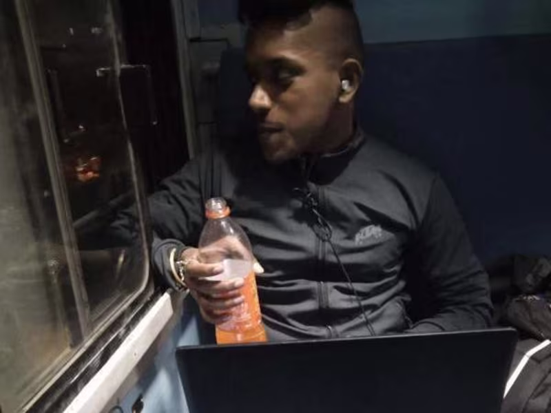 Cover image for Am prefitional writer 