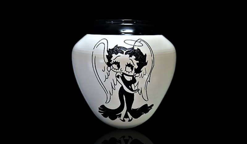 Cover image for Betty Boop Cremation Urn