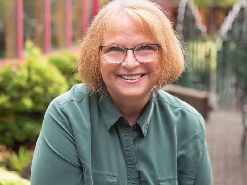 Cover image for Expert Project Management: Seamless Solutions for Your Success