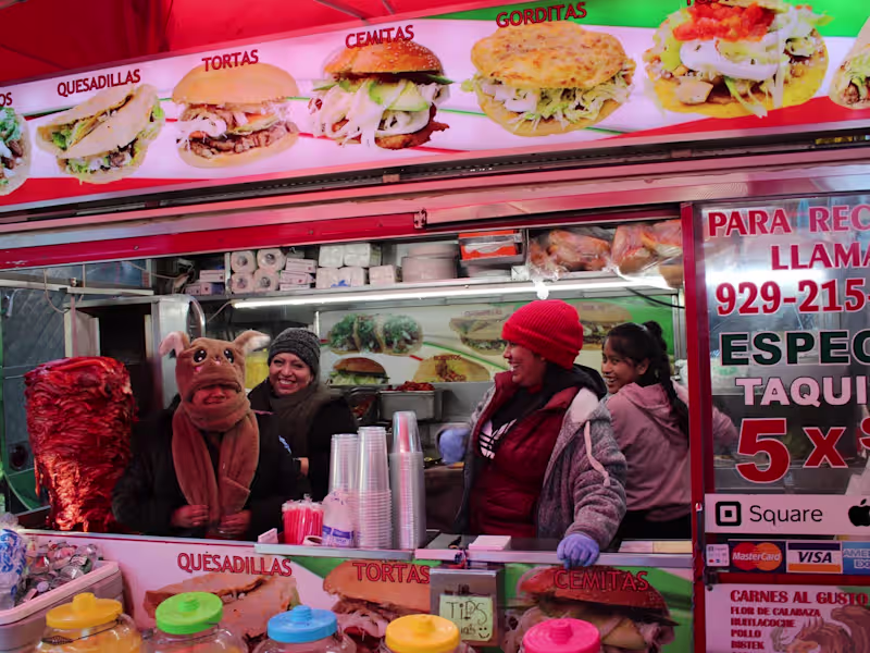 Cover image for Coming Together: The Street Vendors of Corona Plaza