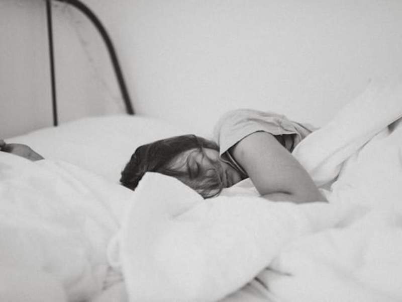 Cover image for Sleep and Weight Loss: How to Sleep Better Every Night