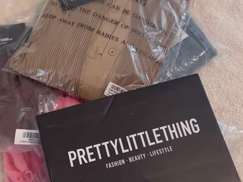 Cover image for Pretty Little Thing unboxing