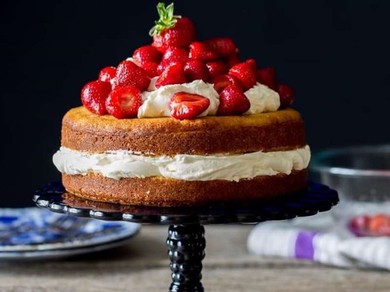 Cover image for Tort cu mascarpone, zmeura si capsuni | Client