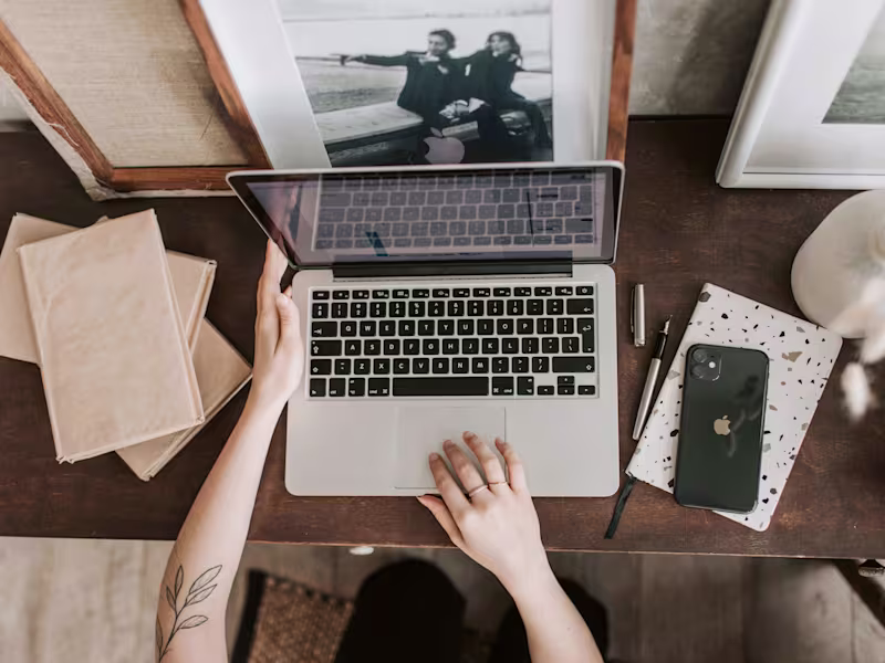 Cover image for Social Media Marketing (Includes Paid Ads)