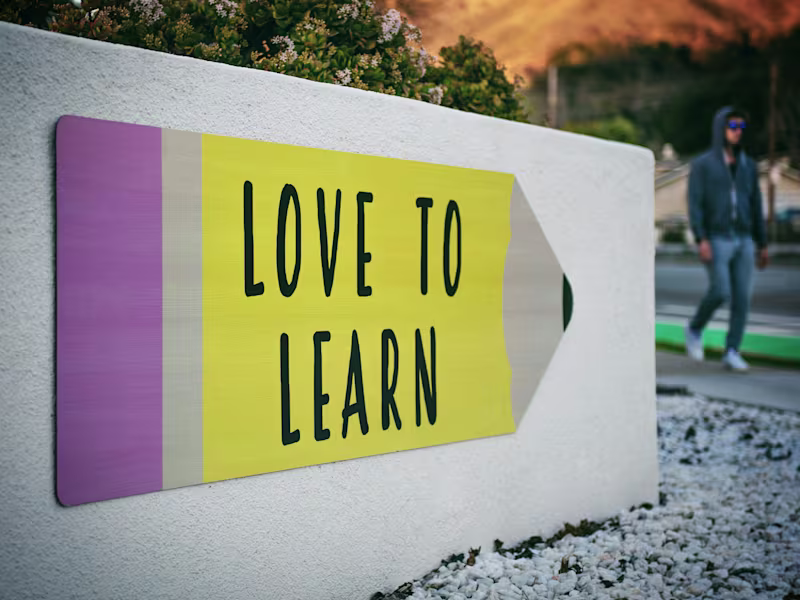 Cover image for Unlocking Knowledge with an Online Learning Platform