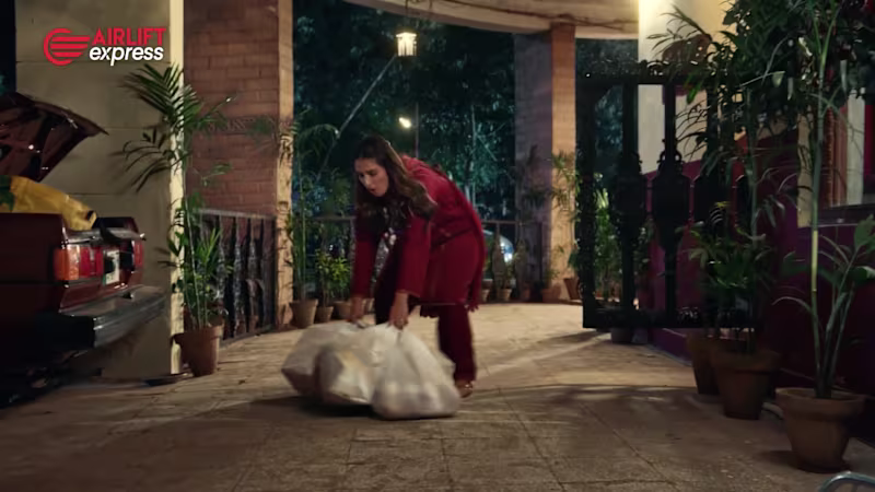 Cover image for Airlift | TVC | Ayeza Khan, Danish Taimoor | Grocery Khud Ghar …