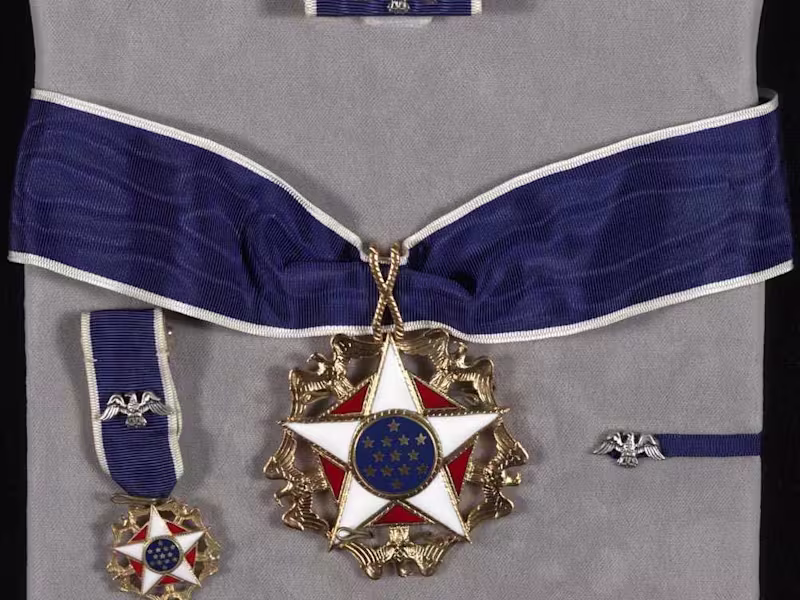 Cover image for 17 People Are Honored With The Medal of Freedom From President.