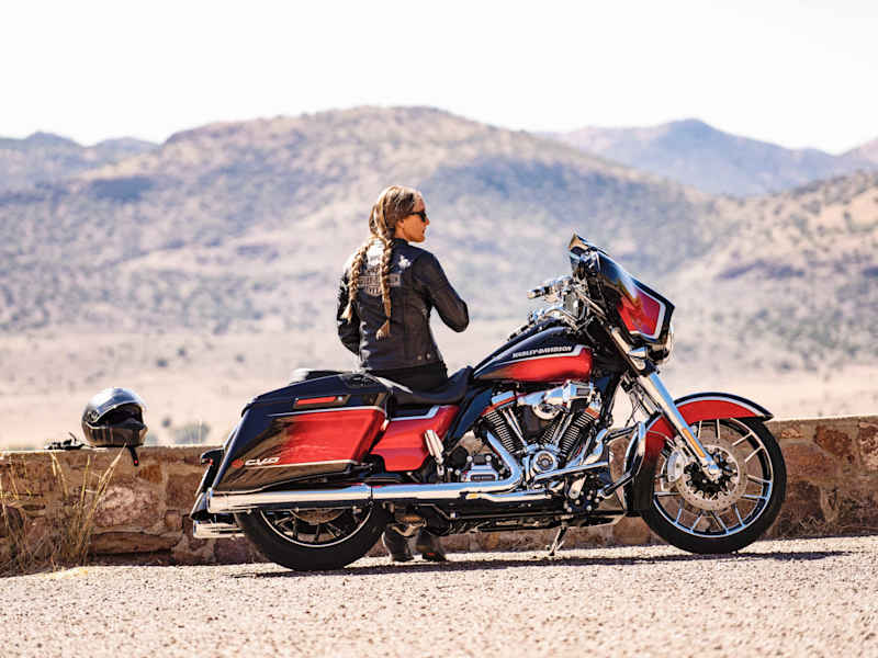 Cover image for Harley Davidson Street Glide for Sale 