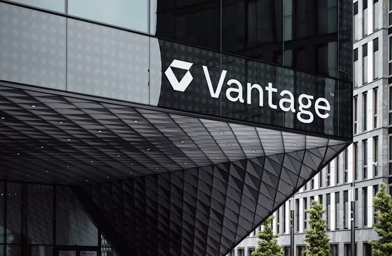 Cover image for Vantage