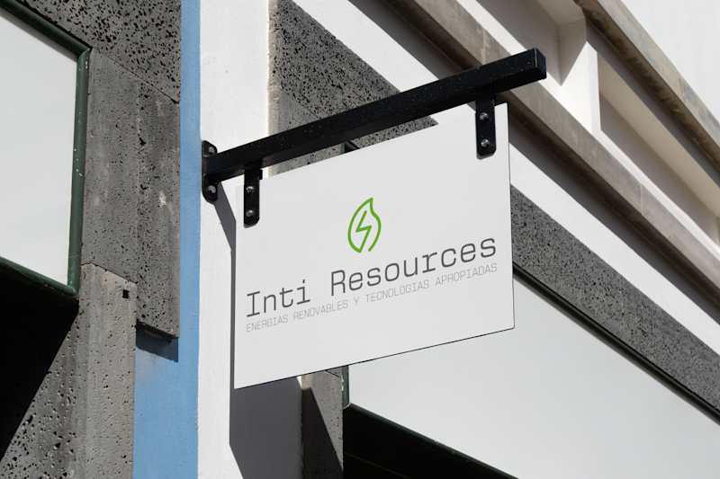 Cover image for WEBPAGE FOR A SOLAR PANEL START UP / BRANDING AND LOGO DESIGN