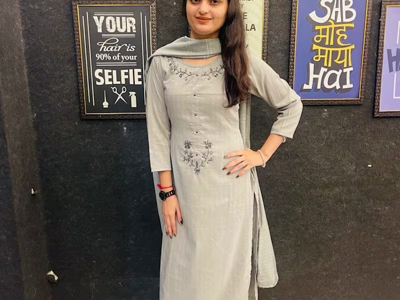 Cover image for  "Creative Logo Designer: Crafting Memorable Brand Identities"